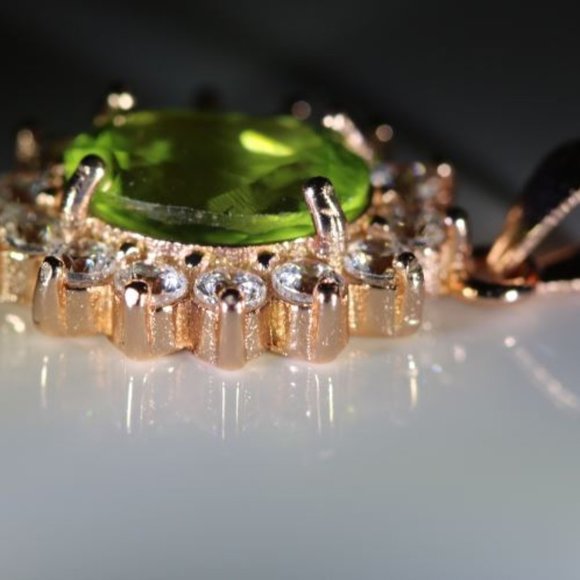 Peridot 1.50ct Rose Gold Solid Silver Pendant - Picture 5 of 7